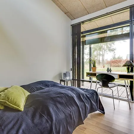 Three-bedroom Holiday In
