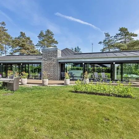 Three-bedroom Holiday In