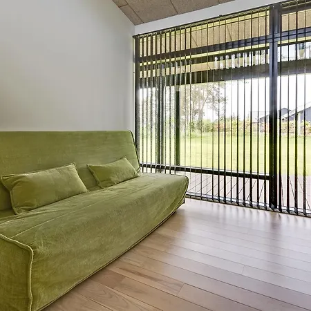 Three-bedroom Holiday In * Hals